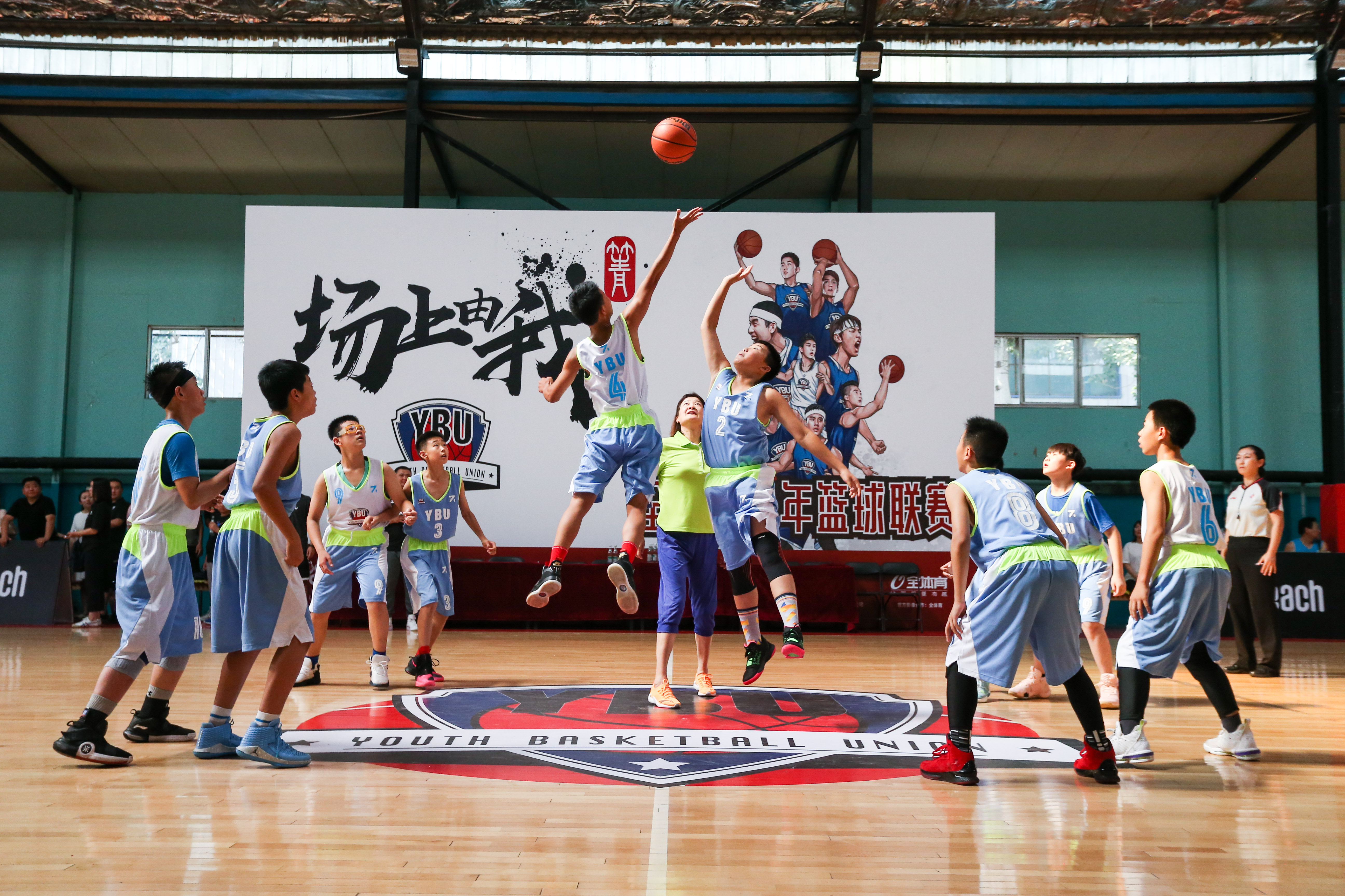 中国篮球协会大力推广青少年篮球培训工作，助力未来